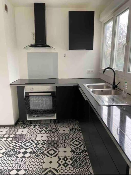 Appartement Ping-Pong Proche Gare Gagny Buitenkant foto