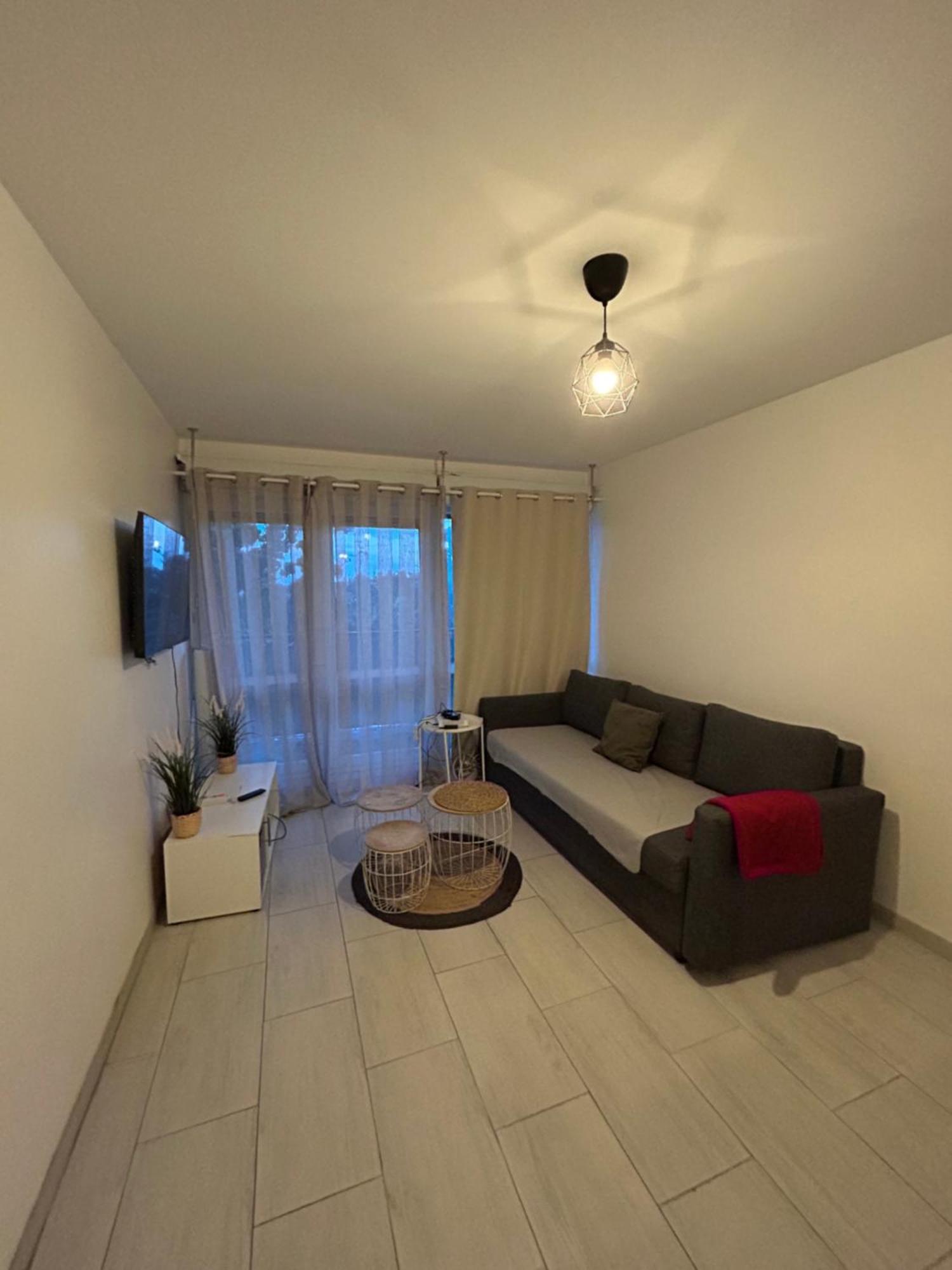 Appartement Ping-Pong Proche Gare Gagny Buitenkant foto